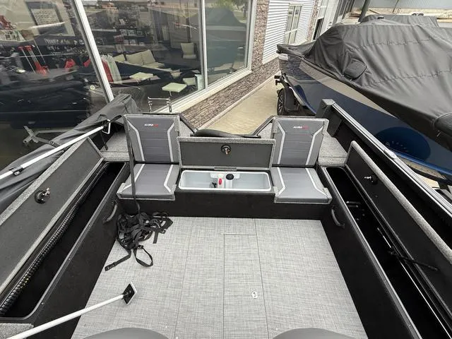 Slide: The Image of Alumacraft Competitor 205X Sport 2025 - 5