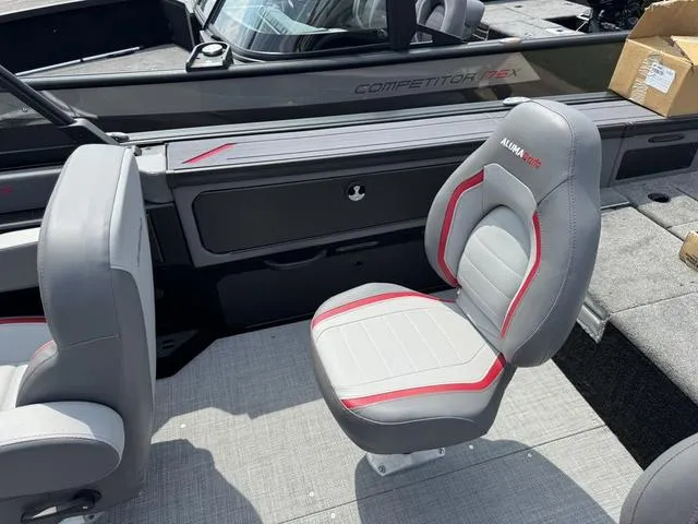 Slide: The Image of Alumacraft Trophy 185X Sport Rotax S 2025 - 10