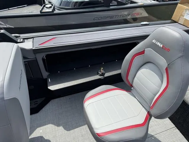 Slide: The Image of Alumacraft Trophy 185X Sport Rotax S 2025 - 11