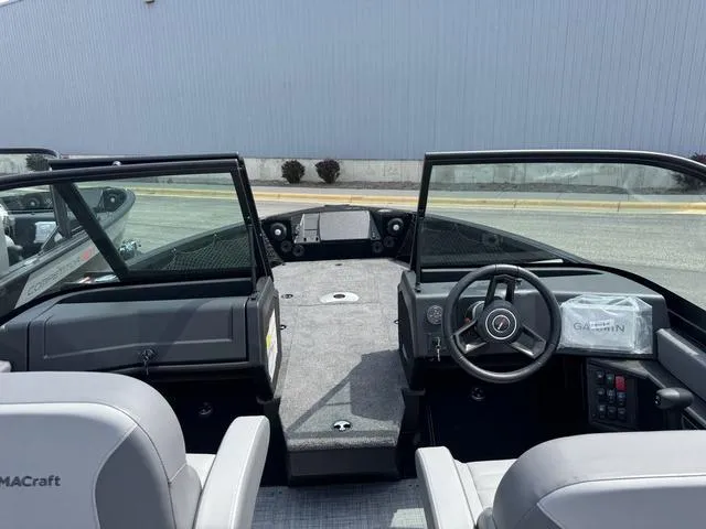 Slide: The Image of Alumacraft Trophy 185X Sport Rotax S 2025 - 12