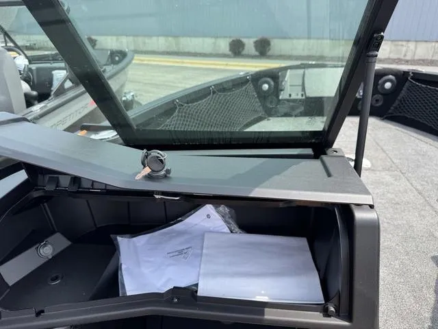 Slide: The Image of Alumacraft Trophy 185X Sport Rotax S 2025 - 15