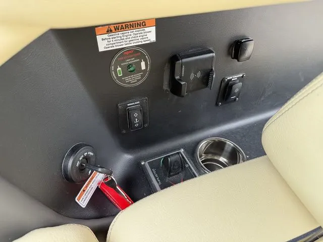 Slide: The Image of Chris-Craft Sportster 28 2026 - 30