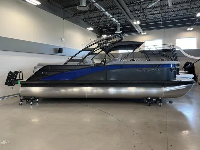 Slide: The Image of Bennington 24LX SPS Sport Arch Tri-Toon Pontoon 2023 - 10