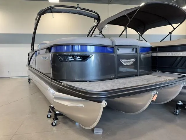 Slide: The Image of Bennington 24LX SPS Sport Arch Tri-Toon Pontoon 2023 - 14
