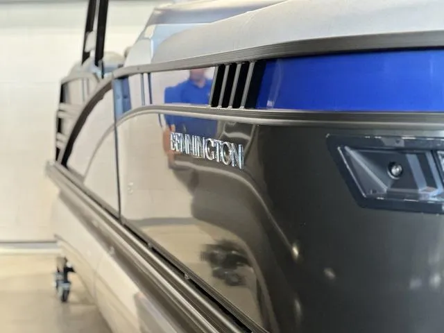 Slide: The Image of Bennington 24LX SPS Sport Arch Tri-Toon Pontoon 2023 - 15