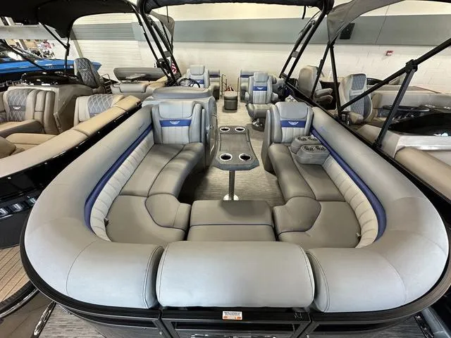 Slide: The Image of Bennington 24LX SPS Sport Arch Tri-Toon Pontoon 2023 - 16