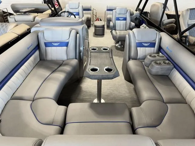 Slide: The Image of Bennington 24LX SPS Sport Arch Tri-Toon Pontoon 2023 - 17