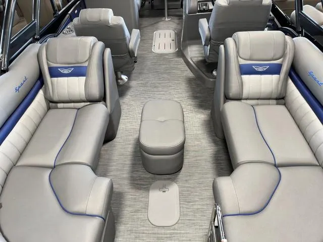 Slide: The Image of Bennington 24LX SPS Sport Arch Tri-Toon Pontoon 2023 - 21
