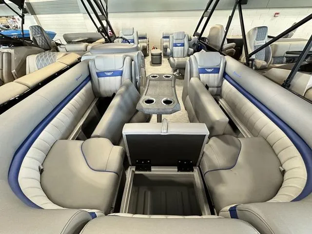 Slide: The Image of Bennington 24LX SPS Sport Arch Tri-Toon Pontoon 2023 - 32