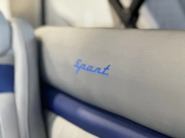 Slide: The Image of Bennington 24LX SPS Sport Arch Tri-Toon Pontoon 2023 - 43