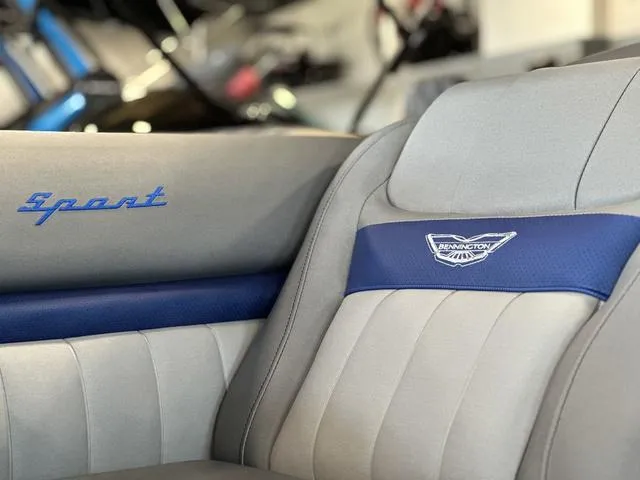 Slide: The Image of Bennington 24LX SPS Sport Arch Tri-Toon Pontoon 2023 - 45