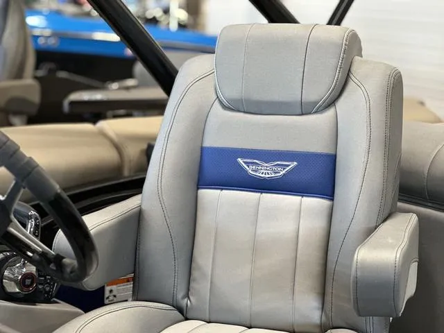 Slide: The Image of Bennington 24LX SPS Sport Arch Tri-Toon Pontoon 2023 - 47