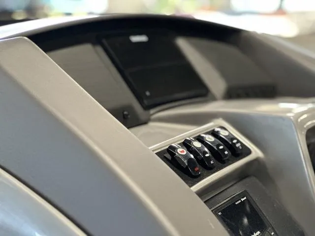 Slide: The Image of Bennington 24LX SPS Sport Arch Tri-Toon Pontoon 2023 - 49