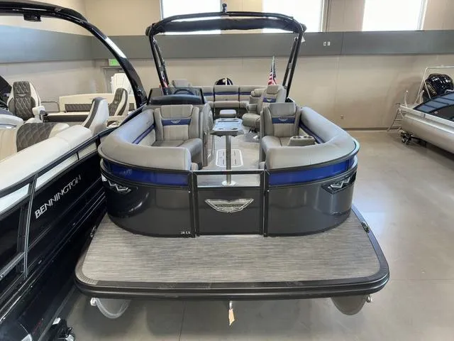 Slide: The Image of Bennington 24LX SPS Sport Arch Tri-Toon Pontoon 2023 - 5