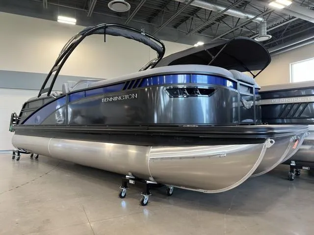 Slide: The Image of Bennington 24LX SPS Sport Arch Tri-Toon Pontoon 2023 - 9