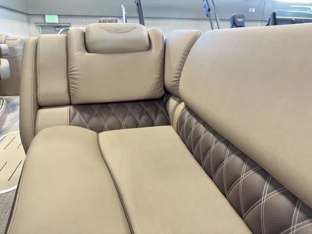 Slide: The Image of Bennington 23 RSR SPS Tritoon Pontoon 2025 - 10