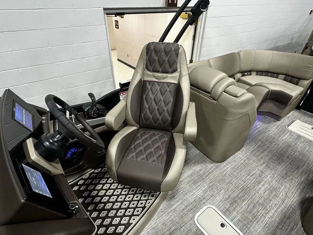 Slide: The Image of Bennington 23 RSR SPS Tritoon Pontoon 2025 - 20