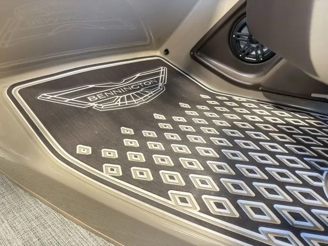 Slide: The Image of Bennington 23 RSR SPS Tritoon Pontoon 2025 - 26