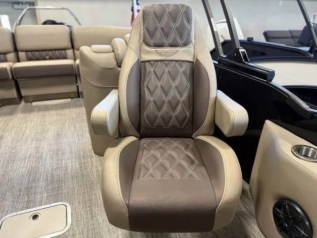 Slide: The Image of Bennington 23 RSR SPS Tritoon Pontoon 2025 - 30