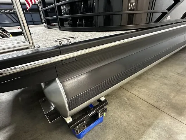 Slide: The Image of Bennington 23 RSR SPS Tritoon Pontoon 2025 - 42