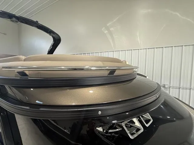 Slide: The Image of Bennington 25QFB ESP Tri-Toon Pontoon 2025 - 11