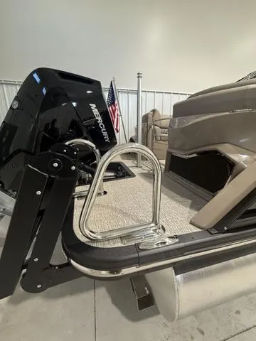 Slide: The Image of Bennington 25QFB ESP Tri-Toon Pontoon 2025 - 13