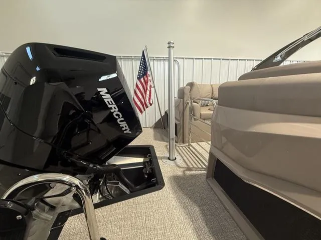 Slide: The Image of Bennington 25QFB ESP Tri-Toon Pontoon 2025 - 17