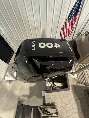 Slide: The Image of Bennington 25QFB ESP Tri-Toon Pontoon 2025 - 18