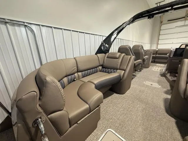 Slide: The Image of Bennington 25QFB ESP Tri-Toon Pontoon 2025 - 20