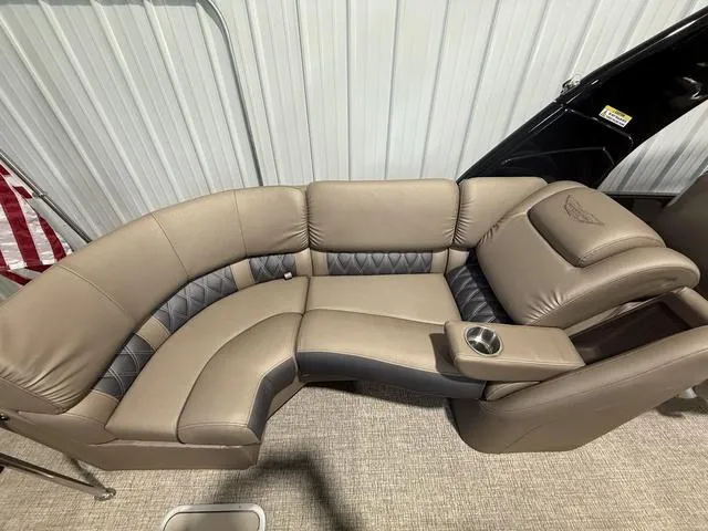 Slide: The Image of Bennington 25QFB ESP Tri-Toon Pontoon 2025 - 24