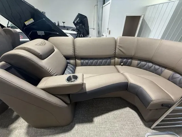 Slide: The Image of Bennington 25QFB ESP Tri-Toon Pontoon 2025 - 26