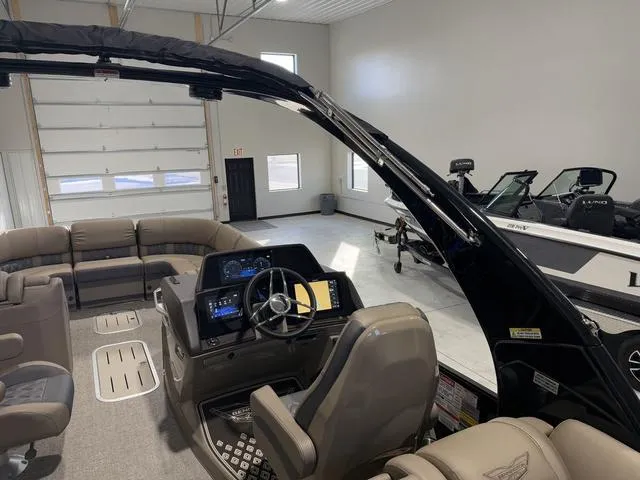 Slide: The Image of Bennington 25QFB ESP Tri-Toon Pontoon 2025 - 39