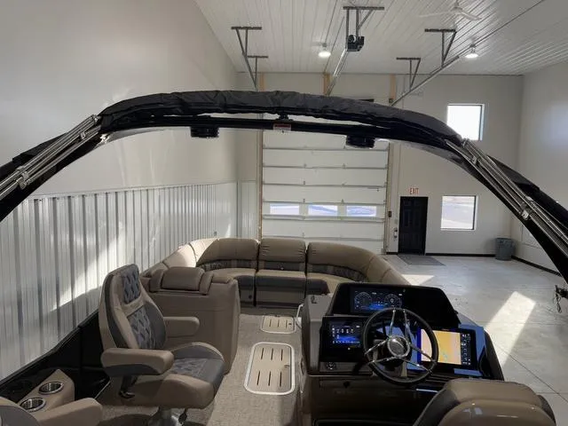 Slide: The Image of Bennington 25QFB ESP Tri-Toon Pontoon 2025 - 40