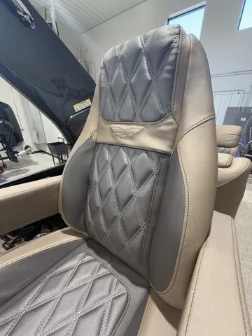 Slide: The Image of Bennington 25QFB ESP Tri-Toon Pontoon 2025 - 47