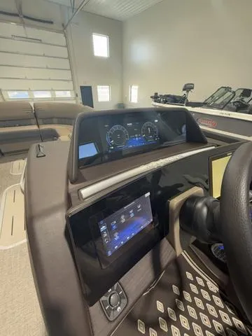 Slide: The Image of Bennington 25QFB ESP Tri-Toon Pontoon 2025 - 50