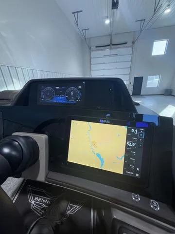 Slide: The Image of Bennington 25QFB ESP Tri-Toon Pontoon 2025 - 52