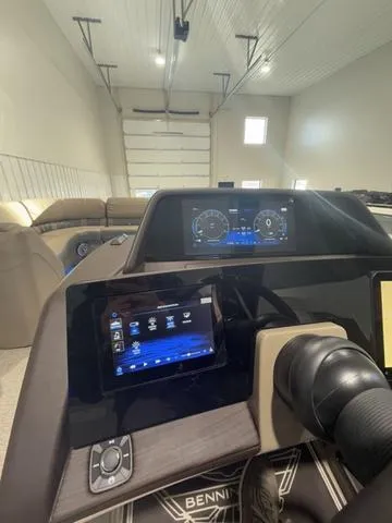 Slide: The Image of Bennington 25QFB ESP Tri-Toon Pontoon 2025 - 53