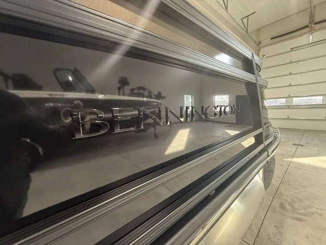 Slide: The Image of Bennington 25QFB ESP Tri-Toon Pontoon 2025 - 6