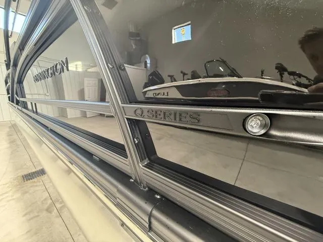 Slide: The Image of Bennington 25QFB ESP Tri-Toon Pontoon 2025 - 7