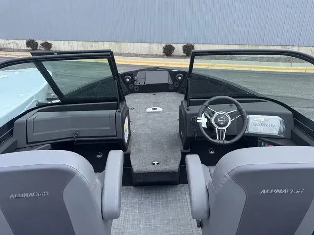 Slide: The Image of Alumacraft 185X Competitor Sport FSX LUX 2025 - 12