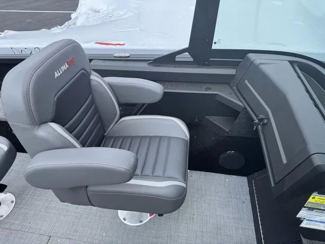 Slide: The Image of Alumacraft 185X Competitor Sport FSX LUX 2025 - 13