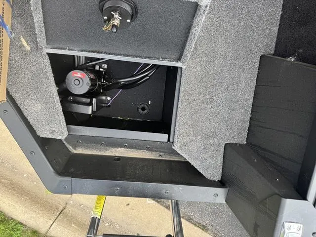 Slide: The Image of Alumacraft 185X Competitor Sport FSX LUX 2025 - 5