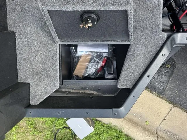 Slide: The Image of Alumacraft 185X Competitor Sport FSX LUX 2025 - 6