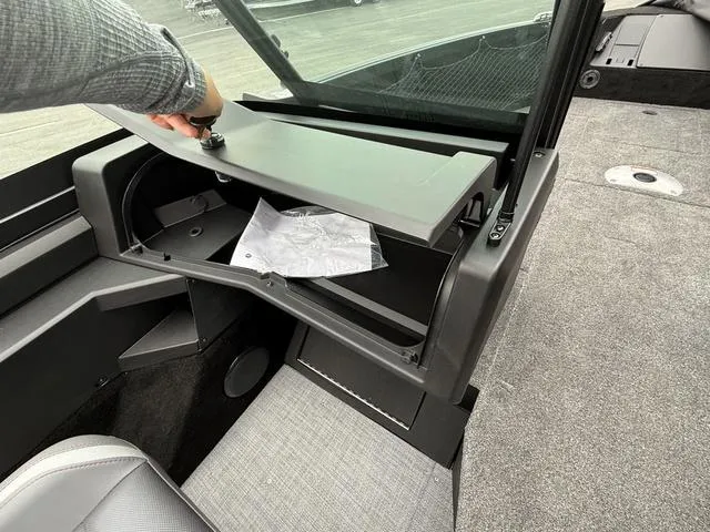 Slide: The Image of Alumacraft Competitor 205X Sport 2025 - 10