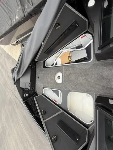 Slide: The Image of Alumacraft Competitor 205X Sport 2025 - 12