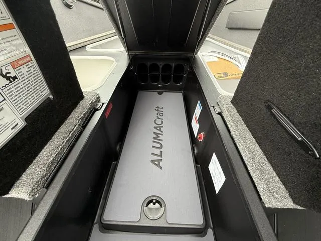 Slide: The Image of Alumacraft Competitor 205X Sport 2025 - 14