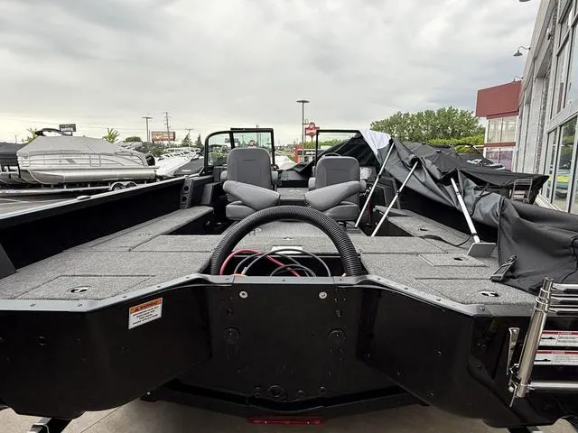 Slide: The Image of Alumacraft Competitor 205X Sport 2025 - 3