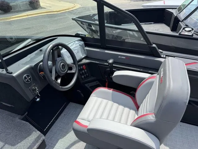 Slide: The Image of Alumacraft Trophy 185X Sport Rotax S 2025 - 17