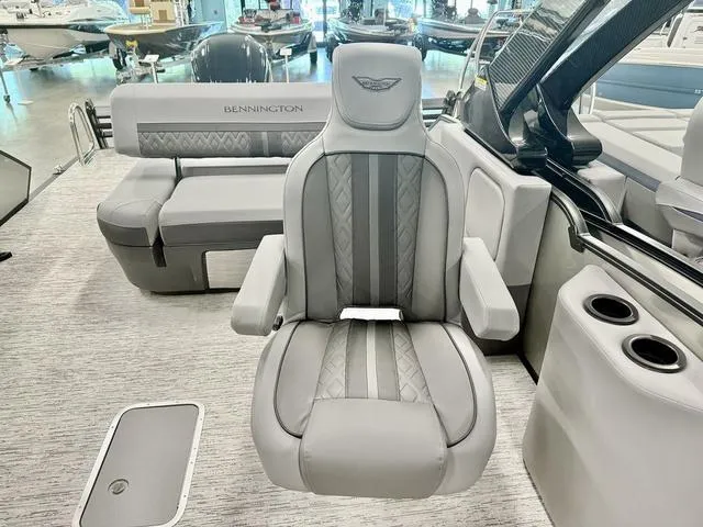 Slide: The Image of Bennington M Swingback 24 MSB 2025 - 11