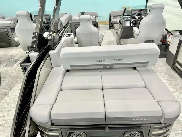 Slide: The Image of Bennington M Swingback 24 MSB 2025 - 8